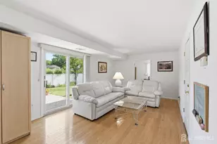 10 Tyroler Ct, Edison, NJ 08820 - Photo 7