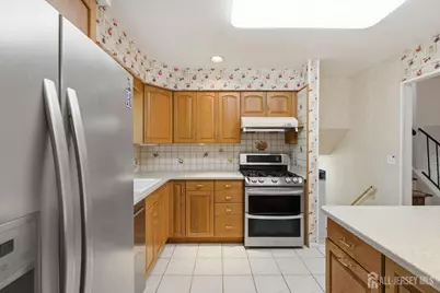 10 Tyroler Court, Edison, NJ 08820 - Photo 15