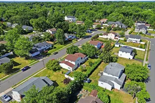 10 Tyroler Ct, Edison, NJ 08820 - Photo 35