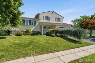 10 Tyroler Ct, Edison, NJ 08820 - Photo 3