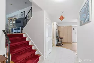 10 Tyroler Ct, Edison, NJ 08820 - Photo 9