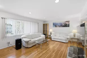 10 Tyroler Ct, Edison, NJ 08820 - Photo 13