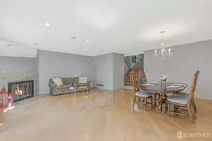 12 Carriage Pl, Edison, NJ 08820 - Photo 5