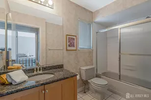 12 Carriage Pl, Edison, NJ 08820 - Photo 21