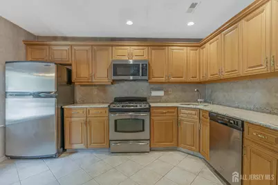 12 Carriage Place, Edison, NJ 08820 - Photo 9