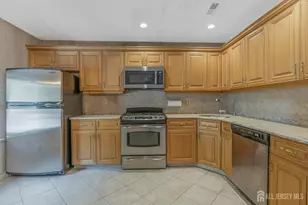 12 Carriage Pl, Edison, NJ 08820 - Photo 9