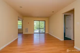 1005 Hidden Village Dr, Perth Amboy, NJ 08861 - Photo 11