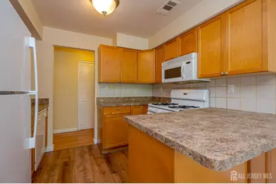 1005 Hidden Village Drive, Perth Amboy, NJ 08861 - Photo 9