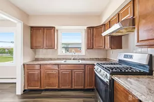 42 Mercer St, Carteret, NJ 07008 - Photo 9