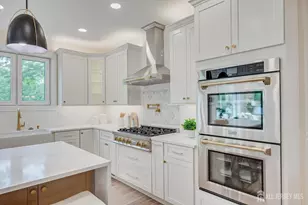 54 Nevsky St, Edison, NJ 08820 - Photo 9