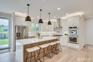 54 Nevsky St, Edison, NJ 08820 - Photo 5
