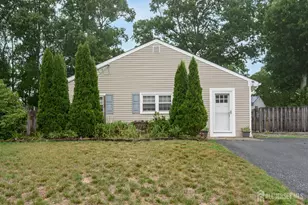 318 Hemlock Dr, Lacey Township, NJ 08734 - Photo 1