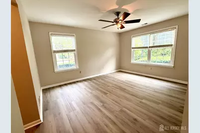 902 Woodhaven Drive, Edison, NJ 08817 - Photo 9