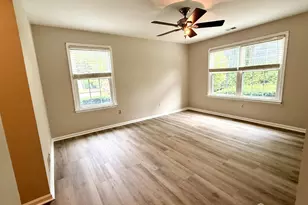 902 Woodhaven Dr, Edison, NJ 08817 - Photo 9