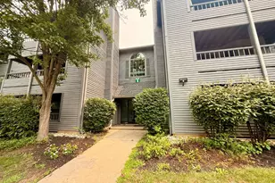 902 Woodhaven Dr, Edison, NJ 08817 - Photo 17