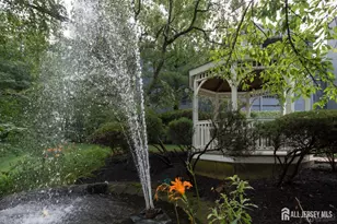 902 Woodhaven Dr, Edison, NJ 08817 - Photo 19