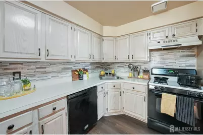109 Michaels Court, Woodbridge Township, NJ 07095 - Photo 15