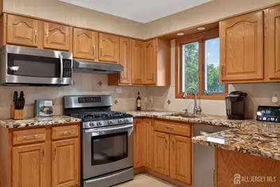 24 Deerwood Avenue, Edison, NJ 08817 - Photo 7