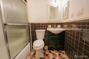 1308 Merrywood Dr, Edison, NJ 08817 - Photo 37