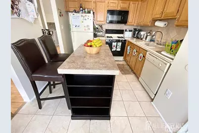 790 Harbortown Boulevard, Perth Amboy, NJ 08861 - Photo 5
