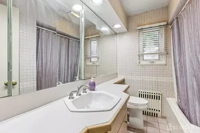 4 Taylor Drive, New Brunswick, NJ 08901 - Photo 11