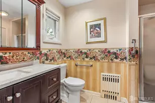 4 Taylor Dr, New Brunswick, NJ 08901 - Photo 17
