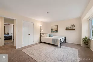 1005 Robin Rd, Hillsborough Township, NJ 08844 - Photo 15
