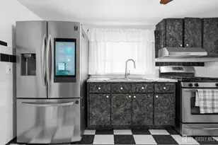 720 Mary St, Perth Amboy, NJ 08861 - Photo 3
