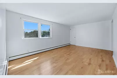 10 N Washington Avenue N, Colonia, NJ 07067 - Photo 27