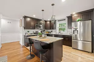 322 Mcguire Pl, Perth Amboy, NJ 08861 - Photo 5