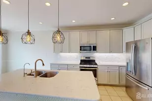 44 Begonia Ln, Monroe Township, NJ 08831 - Photo 5