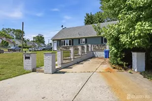 2 Kendall Dr, Sayreville, NJ 08859 - Photo 27