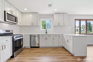 2 Kendall Dr, Sayreville, NJ 08859 - Photo 9