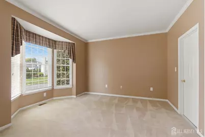 31 Narrows Way, Monroe Township, NJ 08831 - Photo 5