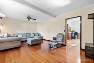 421 N Lincoln Ave N, Middlesex, NJ 08846 - Photo 3