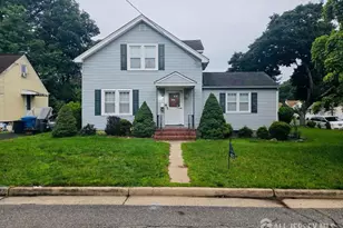 421 N Lincoln Ave N, Middlesex, NJ 08846 - Photo 1