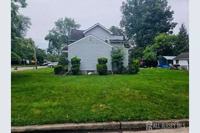 421 N Lincoln Avenue N, Middlesex, NJ 08846 - Photo 3