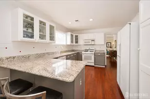 176 Goldfinch Dr, Monroe Township, NJ 08831 - Photo 11