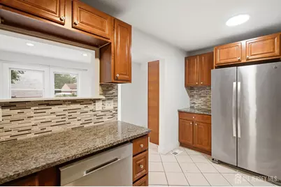 29 Windsor Drive, East Brunswick Township, NJ 08816 - Photo 9