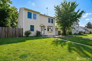 29 Windsor Dr, East Brunswick Township, NJ 08816 - Photo 3