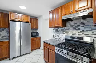 29 Windsor Dr, East Brunswick Township, NJ 08816 - Photo 9