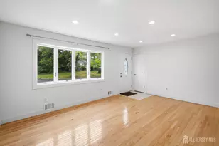 29 Windsor Dr, East Brunswick Township, NJ 08816 - Photo 5