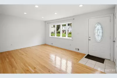 29 Windsor Drive, East Brunswick Township, NJ 08816 - Photo 5