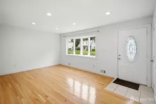 29 Windsor Dr, East Brunswick Township, NJ 08816 - Photo 5