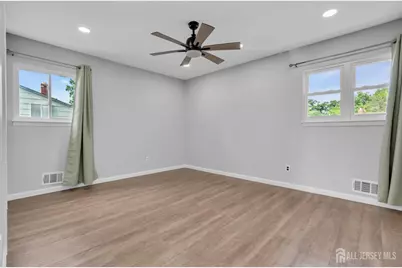 125 Jeff Street, Edison, NJ 08837 - Photo 19