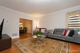25 Edinburg Ln, East Brunswick Township, NJ 08816 - Photo 15