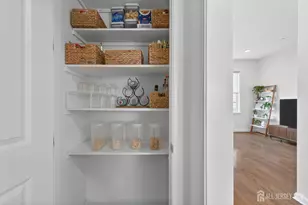 197 Roosevelt Dr, Wood Ridge, NJ 07075 - Photo 23
