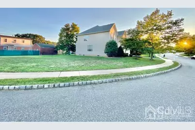 24 Skurka Court, Sayreville, NJ 08872 - Photo 11