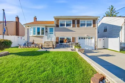 8 Oak Street, Carteret, NJ 07008 - Photo 1