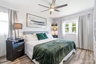 8 Oak St, Carteret, NJ 07008 - Photo 11